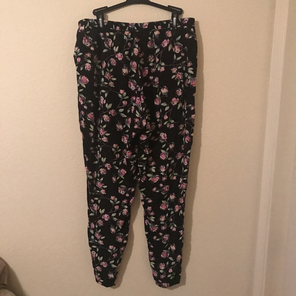 Floral Relaxed Pants